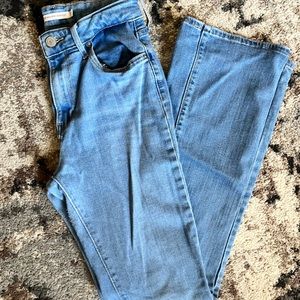 Levis high rise boot cut jeans size 27